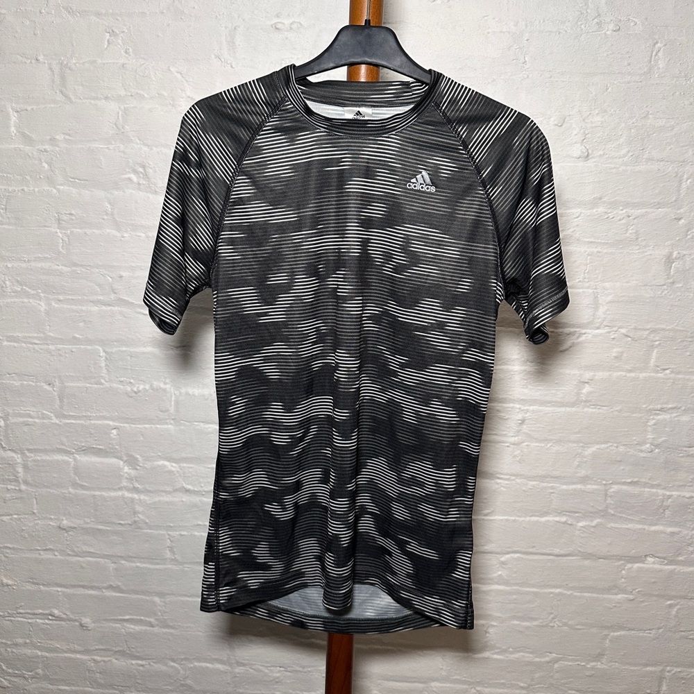 Adidas athletic camouflage workout tee shirt top